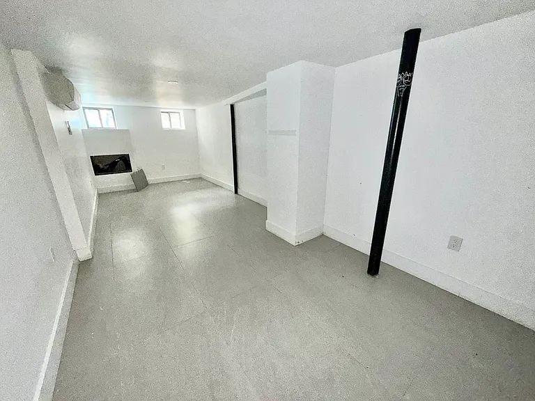1518 Jefferson Ave #1R — Photo 13