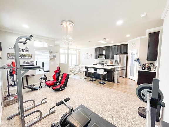 3rd image of 371 Los Encinos St #371