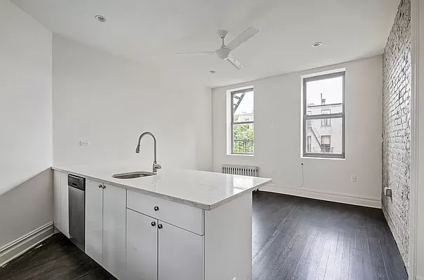 Rented by Outpost Brokerage LLC | media 50