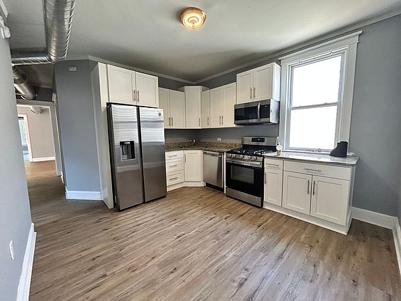5th image of 2321 N Kostner Ave APT 2