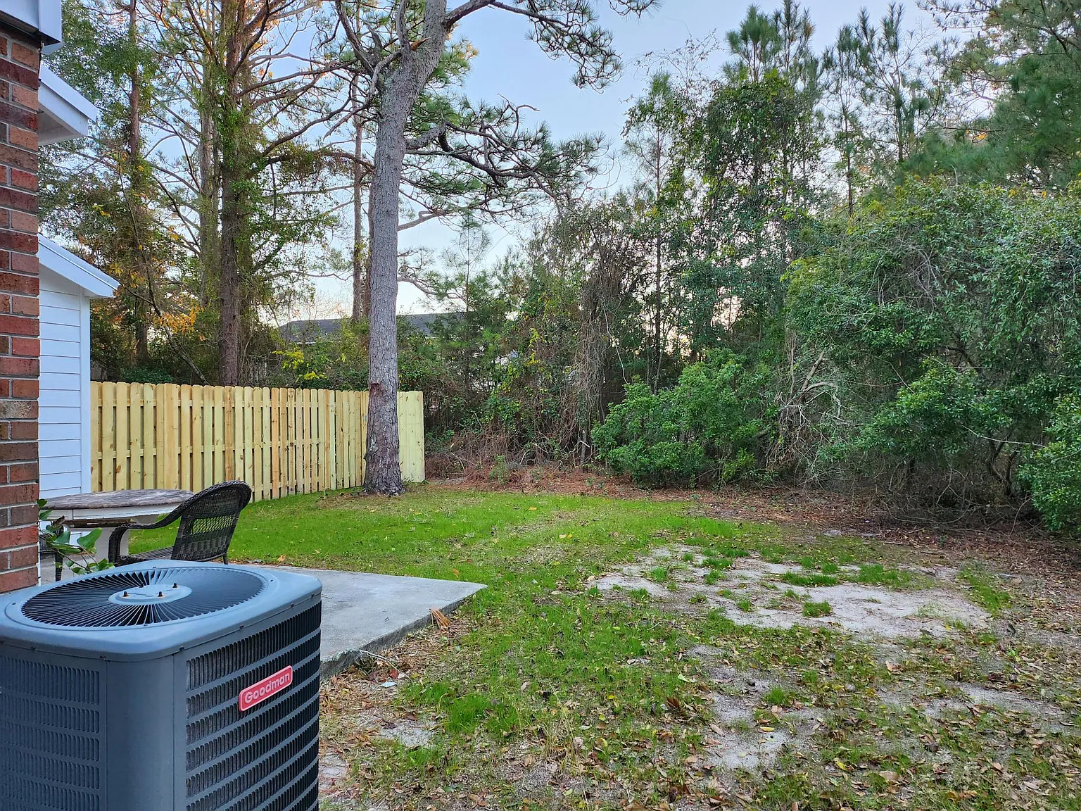 2 bed, 1.5 bath, 1093 sqft, $1,400 — Photo 2