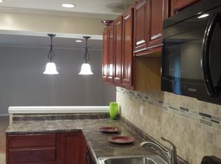 260 E Dennis Rd, Wheeling, IL 60090