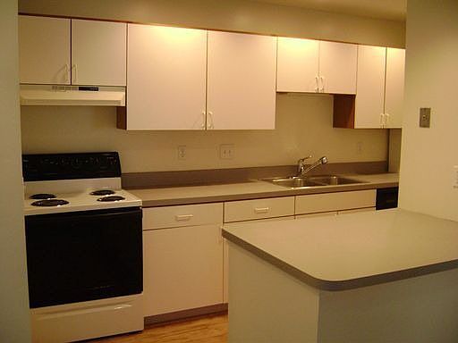 5th image of 395 S Grant Ave APT A
