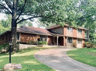 617 Tanglewood Dr, Saint Joseph, MO 64506