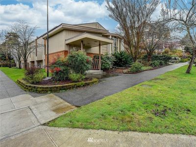 3701 Burke Ave N, Seattle, WA, 98103