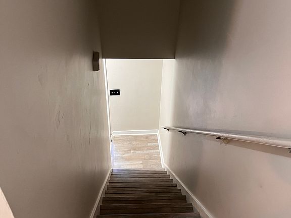 5th image of 3250 Nekoma Ln