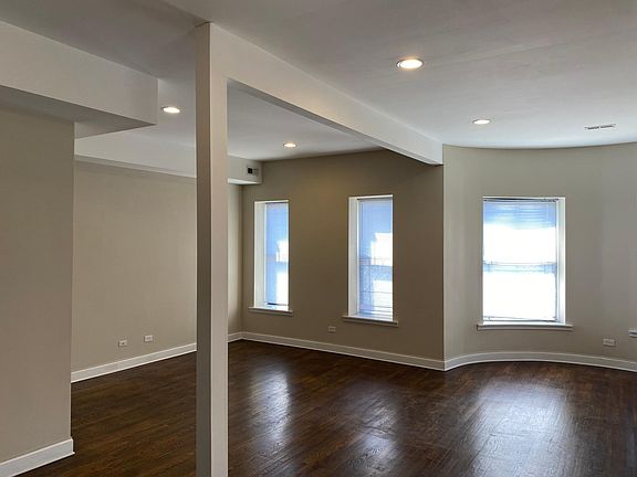 3rd image of 4127 S Michigan Ave #3