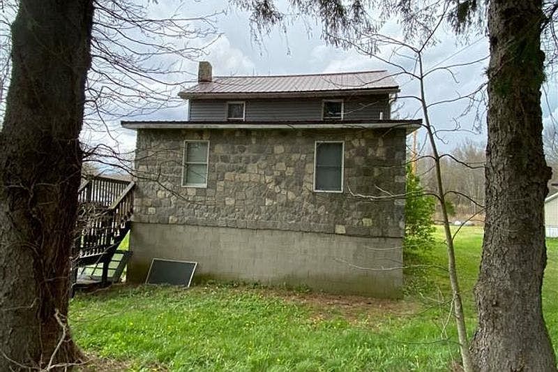 1st image of 365 Melcroft Rd