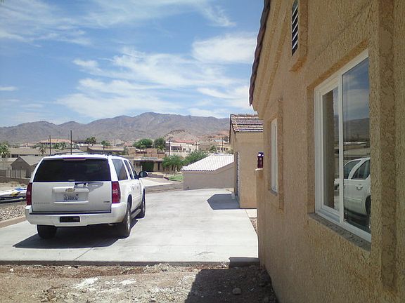 3rd image of 3638 Kiowa Blvd N