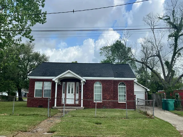 912 W John Ave, Orange, TX 77630