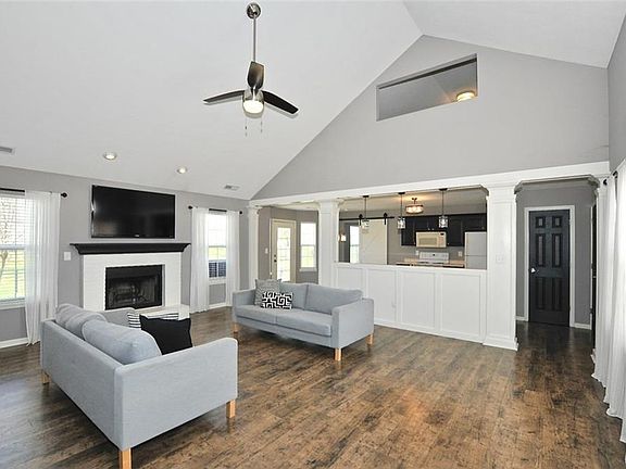 2nd image of 1412 Malone Ct