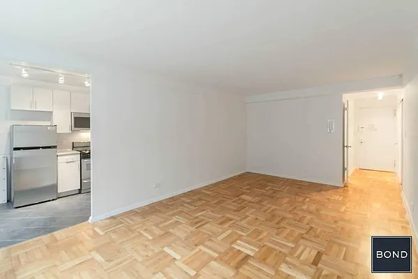 Rented by Bond New York | media 9