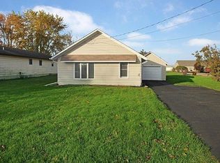 303 Chestnut St, Lena, IL 61048