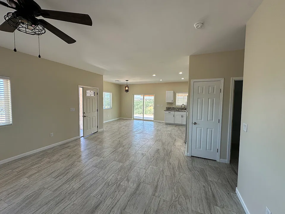 942 Zinia Ct