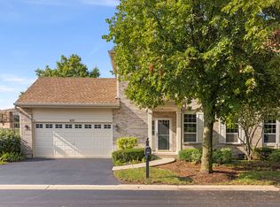 631 Dunhill Ln, Carol Stream, IL 60188