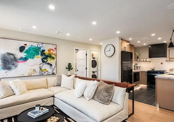 2 bed, 958 sqft, $5,000 — Photo 3