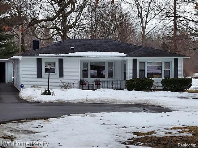 2nd image of 6675 Elizabeth Lake Rd