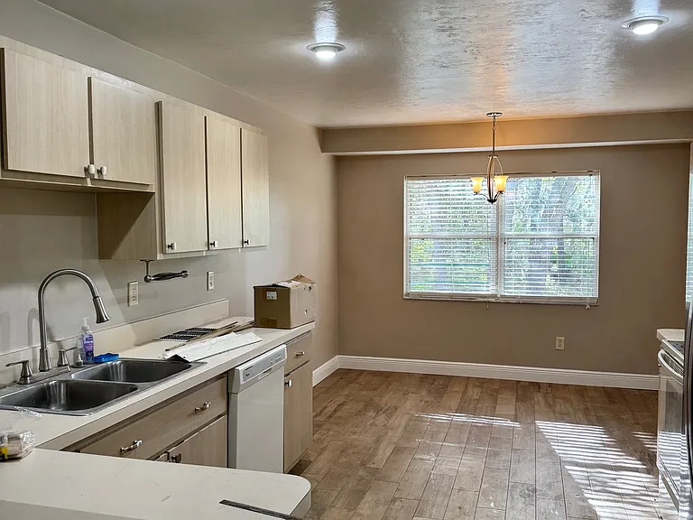 2083 W Swanson Dr — Photo 5