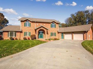 1316 W 2nd St, Pella, IA 50219