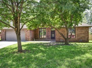 2110 E Cragmont St, Springfield, MO 65804