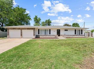 827 Mike Dr, Salina, KS 67401