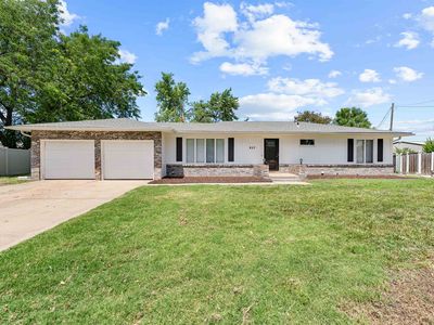 827 Mike Dr, Salina, KS, 67401