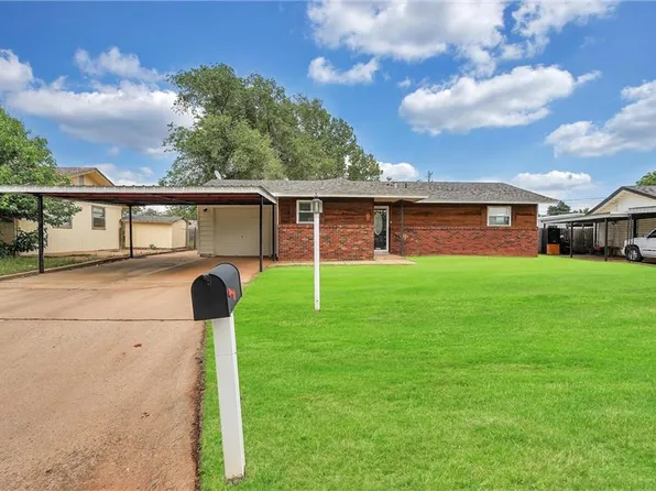 235 Hoover Cir, Elk City, OK 73644