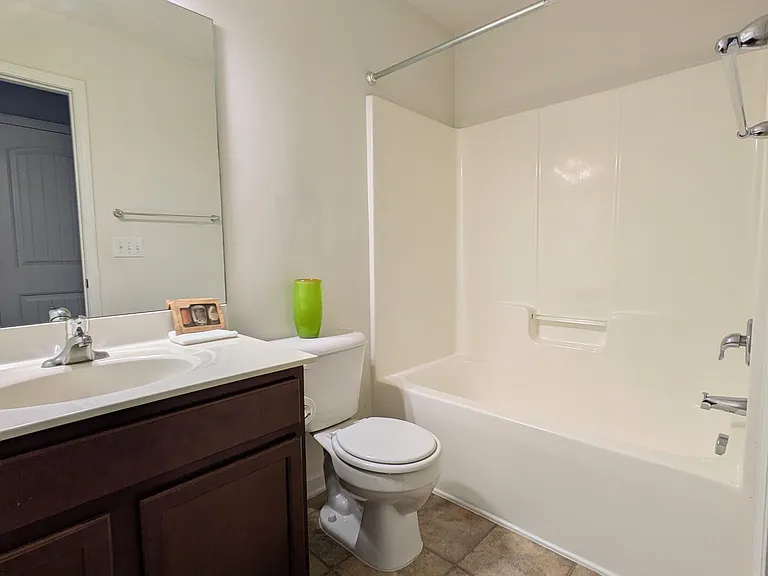 4438 Hillsgrove Rd — Photo 15