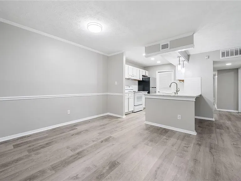 113 Tuxworth Cir — Photo 12