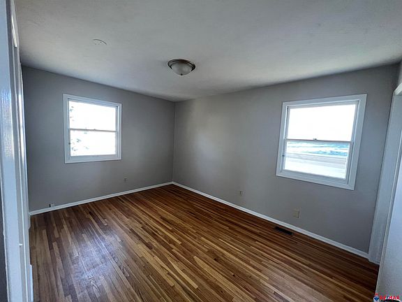 2nd image of 3355 S 130th St