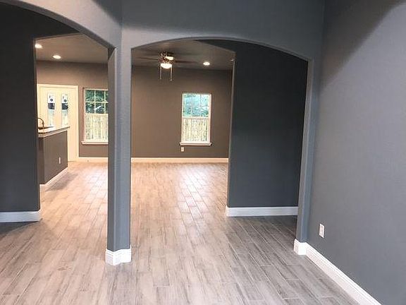 3rd image of 849 Stanford Dr