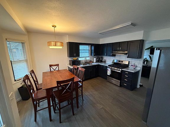 3rd image of 902 Galen Ct #902