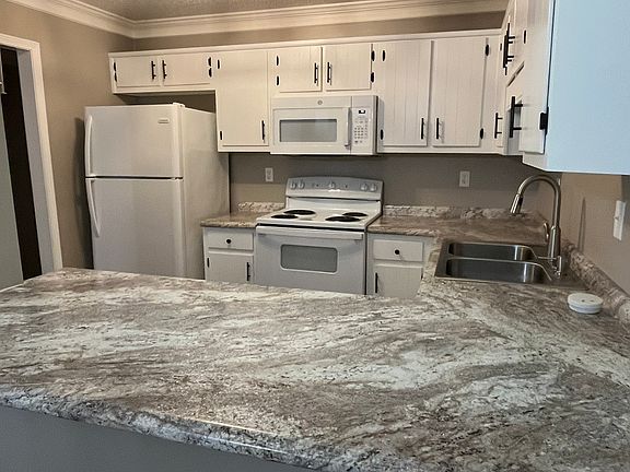 4th image of 445 Brackinhouse Pl #445