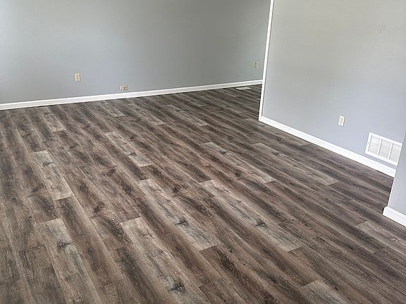 3rd image of 5530 Anaconda Ave