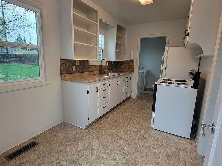 505 Sycamore St — Photo 4