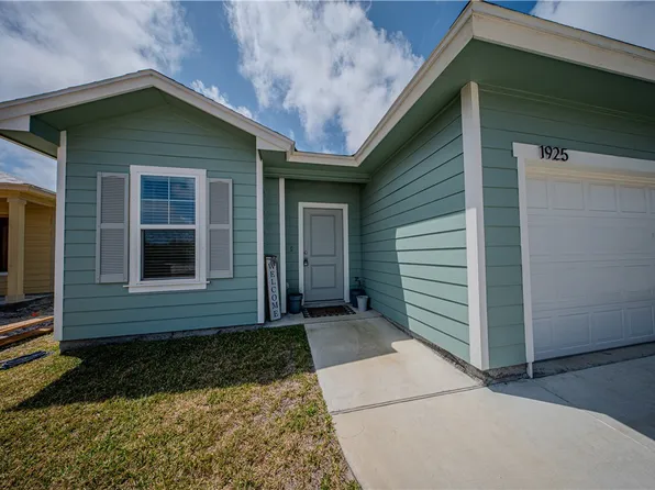 1925 Lighthouse Lakes, Aransas Pass, TX 78336
