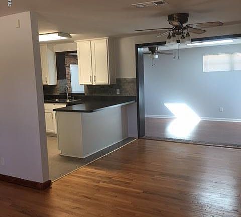 5th image of 2560 E Burlingame Dr