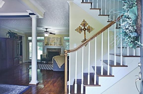 3rd image of 2646 Rivermont Cir