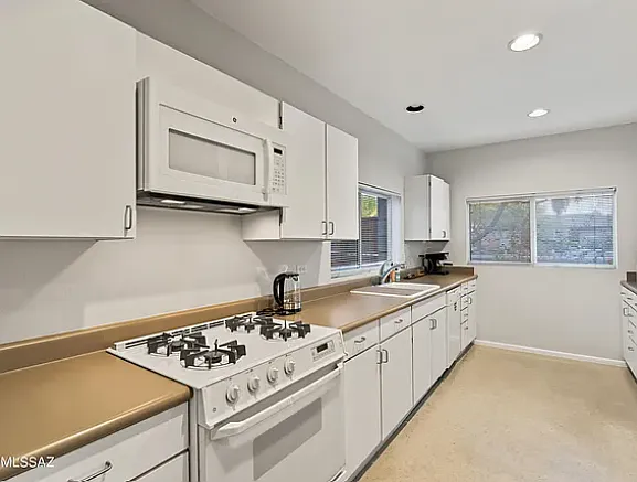 3203 E Terra Alta Blvd #B — Photo 15