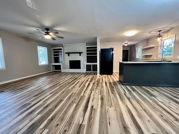 3rd image of 150 Peachtree Ln