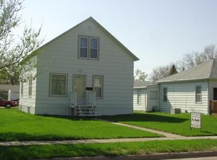 839 Minnesota Ave SW, Huron, SD 57350