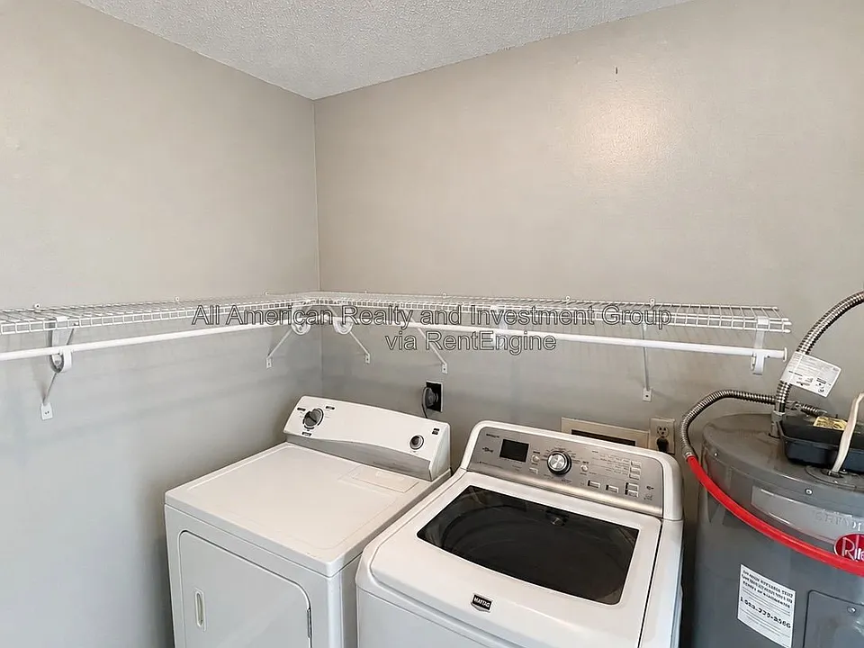 217 Oak St SE #C