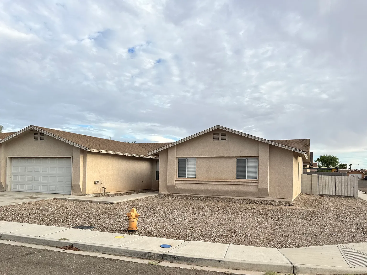 4 bed, 1960 sqft, $1,800 — Photo 1