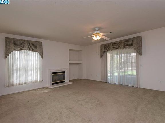 3rd image of 962 Northstar Drive
