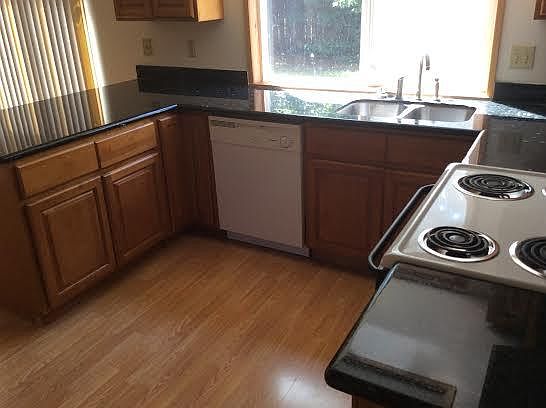 4th image of 10507 NE 94th St
