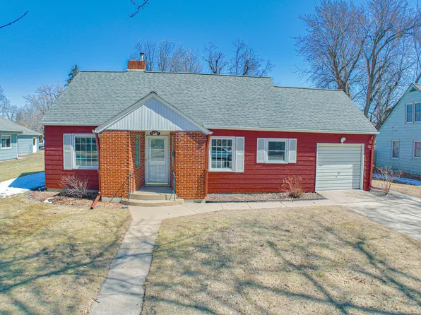 703 11th St S, Benson, MN 56215