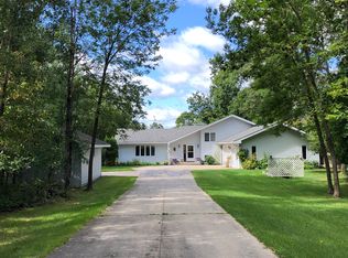 502 Shorewood Dr, International Falls, MN 56649