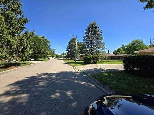4th image of 623 Omar Cir