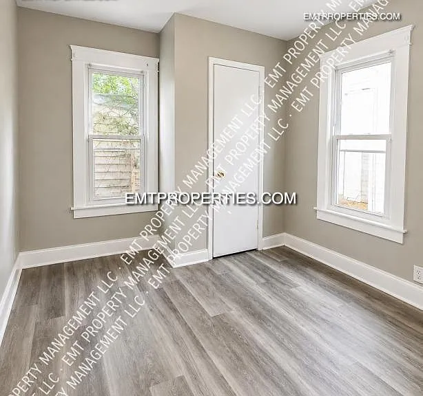 1301 W 5th St #1 — Photo 7
