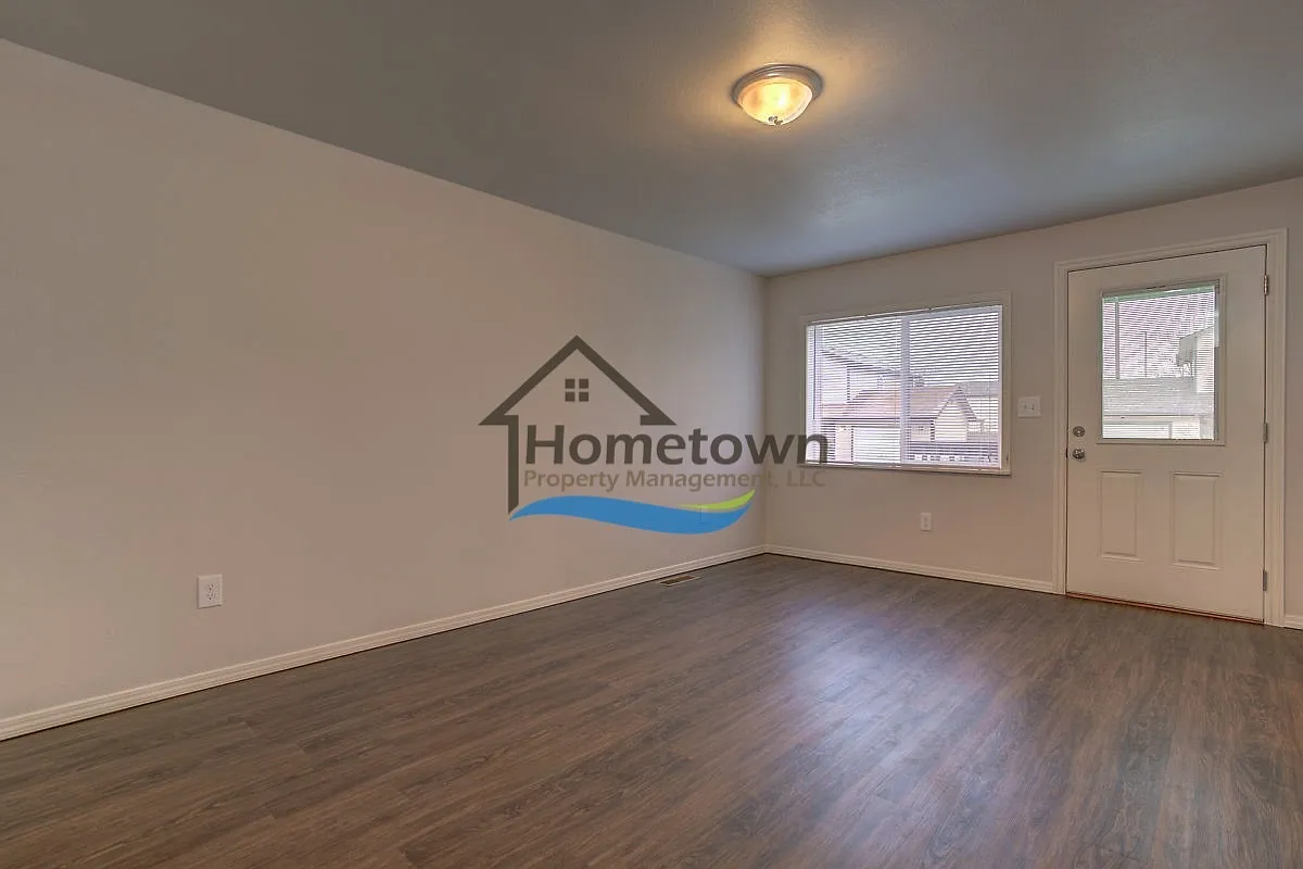 Building Photo - 1317 E Gilbert Ave #1